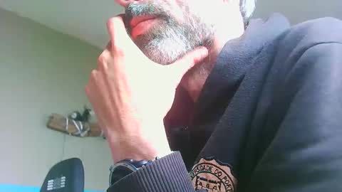 Snapshot of garrafade24 chatting on April 7, 2026, 9:54 am Garrafade24 online show from April 7, 2026, 9:54 am