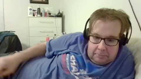 Snapshot of garyg930 chatting on October 25, 2025, 6:10 am Gary online show from October 25, 2025, 6:10 am