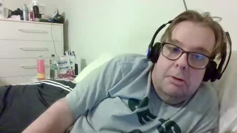 Snapshot of garyg930 chatting on October 28, 2025, 3:32 am Gary online show from October 28, 2025, 3:32 am