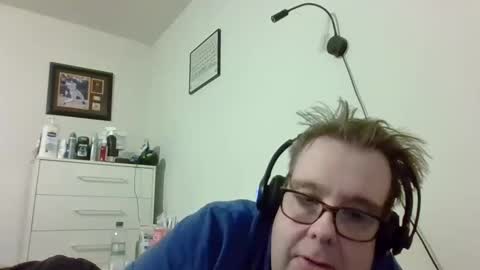 Snapshot of garyg930 chatting on November 19, 2025, 4:34 am Gary online show from November 19, 2025, 4:34 am