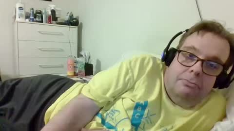 Snapshot of garyg930 chatting on December 4, 2025, 7:06 am Gary online show from December 4, 2025, 7:06 am