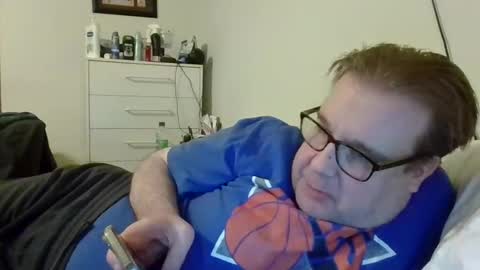 Snapshot of garyg930 chatting on December 17, 2025, 1:00 am Gary online show from December 17, 2025, 1:00 am