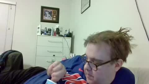 Snapshot of garyg930 chatting on December 18, 2025, 1:33 am Gary online show from December 18, 2025, 1:33 am