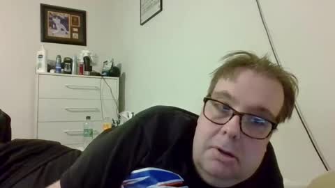 Snapshot of garyg930 chatting on December 19, 2025, 2:29 am Gary online show from December 19, 2025, 2:29 am