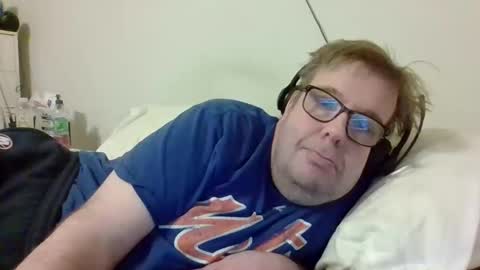 Snapshot of garyg930 chatting on January 7, 2026, 3:42 am Gary online show from January 7, 2026, 3:42 am