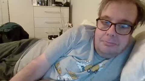 Snapshot of garyg930 chatting on February 6, 2026, 12:15 am Gary online show from February 6, 2026, 12:15 am