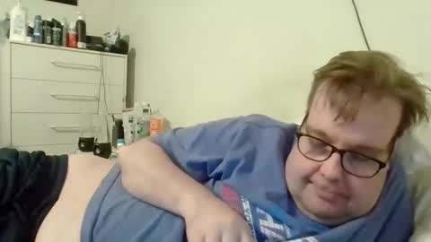 Snapshot of garyg930 chatting on February 12, 2026, 2:17 am Gary online show from February 12, 2026, 2:17 am