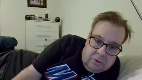 Snapshot of garyg930 chatting on February 21, 2026, 12:33 am Gary online show from February 21, 2026, 12:33 am