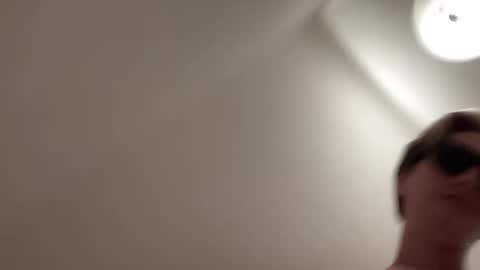 Snapshot of gavinnumbers chatting on October 18, 2025, 2:03 am gavinnumbers online show from October 18, 2025, 2:03 am