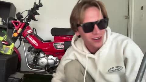 Snapshot of gavinnumbers chatting on November 9, 2025, 10:30 pm gavinnumbers online show from November 9, 2025, 10:30 pm