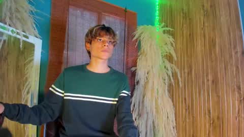 Snapshot of gaze_dream chatting on December 20, 2025, 7:21 pm HAN online show from December 20, 2025, 7:21 pm