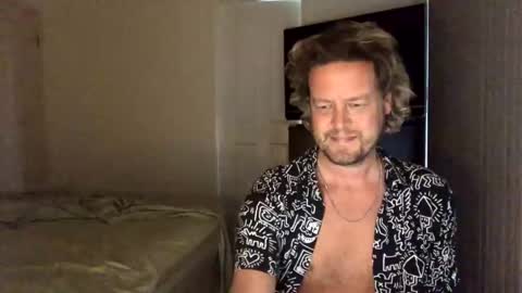 gcsurfer81 online show from December 20, 2024, 7:55 am