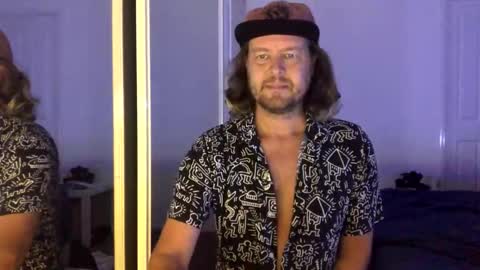 gcsurfer81 online show from March 17, 2026, 8:17 am