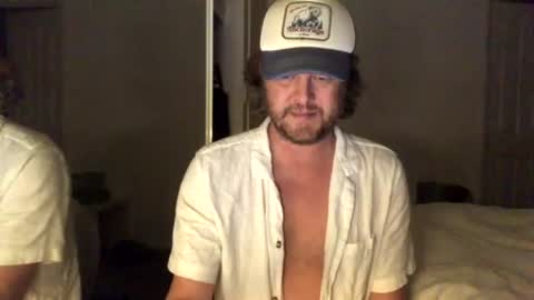 Snapshot of gcsurfer81 chatting on August 3, 2026, 8:02 am gcsurfer81 online show from August 3, 2026, 8:02 am