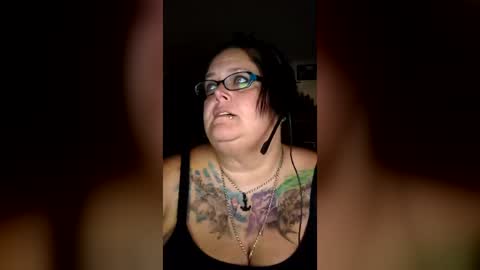 Snapshot of gearheadgoddess chatting on August 3, 2026, 3:38 pm GearHeadGoddess online show from August 3, 2026, 3:38 pm