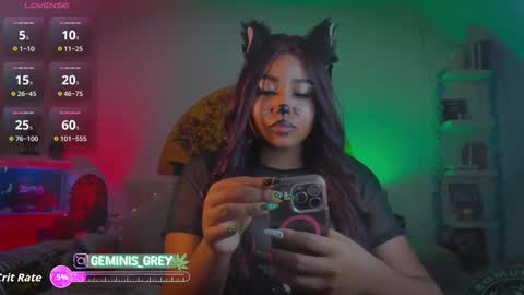 Snapshot of geminis_grey chatting on October 28, 2025, 2:26 am Geminis online show from October 28, 2025, 2:26 am