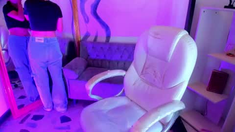 gemmabrown_ online show from April 28, 2026, 12:54 pm