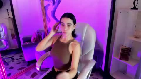 gemmabrown_ online show from May 2, 2026, 12:54 pm