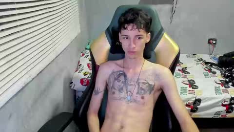 Snapshot of gendo_05 chatting on December 3, 2025, 11:25 pm GENDO online show from December 3, 2025, 11:25 pm