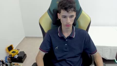 Snapshot of gendo_05 chatting on January 16, 2026, 10:58 pm GENDO online show from January 16, 2026, 10:58 pm