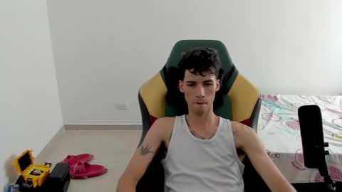 Snapshot of gendo_05 chatting on January 18, 2026, 7:17 pm GENDO online show from January 18, 2026, 7:17 pm