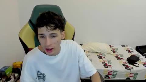 Snapshot of gendo_05 chatting on February 1, 2026, 12:48 pm GENDO online show from February 1, 2026, 12:48 pm