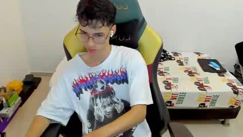 Snapshot of gendo_05 chatting on February 9, 2026, 10:47 pm GENDO online show from February 9, 2026, 10:47 pm