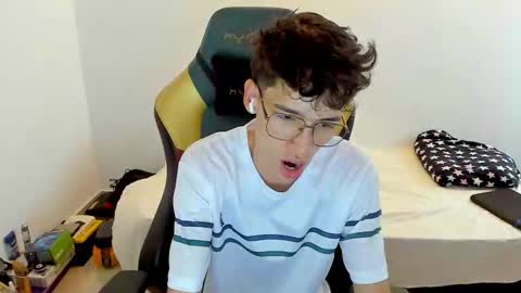 Snapshot of gendo_05 chatting on February 15, 2026, 5:20 pm GENDO online show from February 15, 2026, 5:20 pm