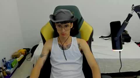 Snapshot of gendo_05 chatting on February 16, 2026, 10:50 pm GENDO online show from February 16, 2026, 10:50 pm