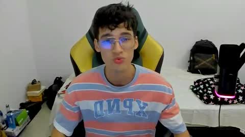 Snapshot of gendo_05 chatting on February 18, 2026, 12:17 am GENDO online show from February 18, 2026, 12:17 am