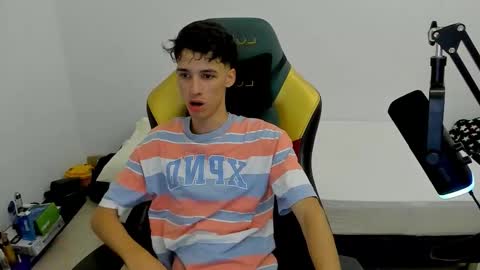 Snapshot of gendo_05 chatting on February 19, 2026, 11:23 pm GENDO online show from February 19, 2026, 11:23 pm