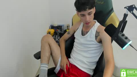 Snapshot of gendo_05 chatting on April 1, 2026, 11:02 pm GENDO online show from April 1, 2026, 11:02 pm