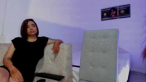 genesiis1 online show from May 1, 2026, 2:49 am