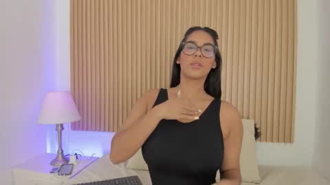     online show from October 21, 2025, 10:27 am