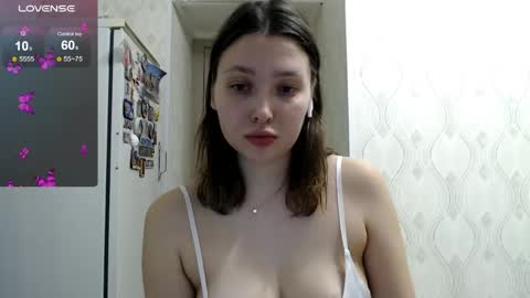 Snapshot of genev__ievee chatting on May 4, 2026, 6:26 pm genev__ievee online show from May 4, 2026, 6:26 pm