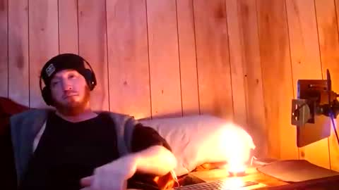 Snapshot of genitalwars chatting on March 6, 2026, 10:01 am genitalwars online show from March 6, 2026, 10:01 am