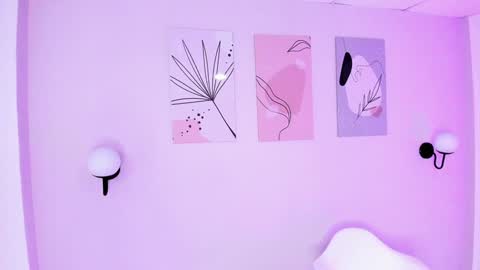 Snapshot of gennesis_love chatting on December 6, 2024, 1:40 am Sofia online show from December 6, 2024, 1:40 am