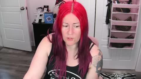 Snapshot of gennyrock chatting on May 26, 2026, 4:14 pm Genny Rock and online show from May 26, 2026, 4:14 pm