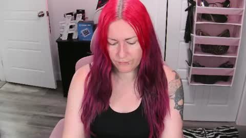 Snapshot of gennyrock chatting on June 9, 2026, 12:50 pm Genny Rock and online show from June 9, 2026, 12:50 pm