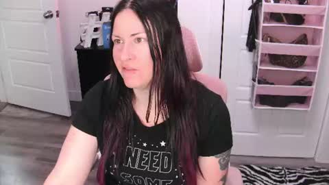 Snapshot of gennyrock chatting on July 4, 2026, 3:29 pm Genny Rock and online show from July 4, 2026, 3:29 pm