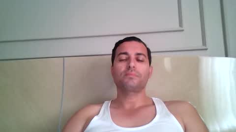 Snapshot of genteldevil chatting on December 18, 2025, 11:16 am genteldevil online show from December 18, 2025, 11:16 am