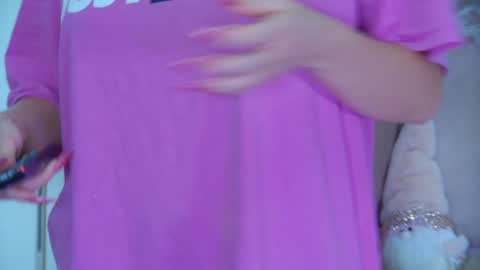 Snapshot of gentlerossi chatting on December 17, 2024, 7:04 pm GentleRossi online show from December 17, 2024, 7:04 pm