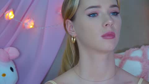 Snapshot of gentlerossi chatting on January 17, 2025, 10:01 pm GentleRossi online show from January 17, 2025, 10:01 pm