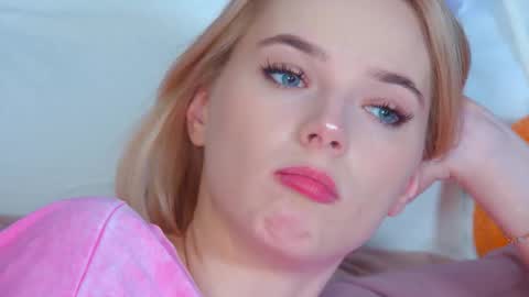 Snapshot of gentlerossi chatting on December 3, 2025, 5:33 pm GentleRossi online show from December 3, 2025, 5:33 pm