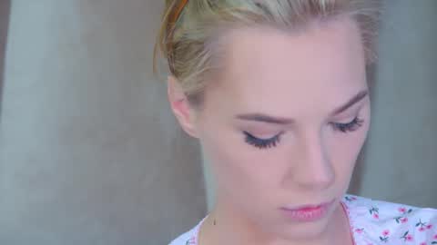 Snapshot of gentlerossi chatting on December 18, 2025, 2:01 pm GentleRossi online show from December 18, 2025, 2:01 pm