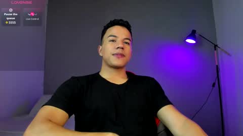 Snapshot of george_cams1 chatting on October 8, 2025, 7:17 am Jorge online show from October 8, 2025, 7:17 am