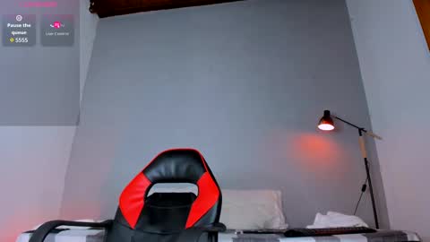 Snapshot of george_cams1 chatting on October 29, 2025, 4:48 am Jorge online show from October 29, 2025, 4:48 am