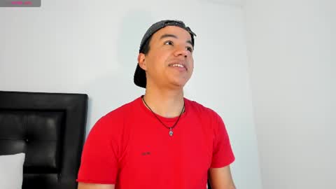 Snapshot of george_cams1 chatting on June 22, 2026, 9:17 am Jorge online show from June 22, 2026, 9:17 am