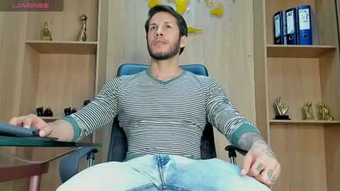Snapshot of george_diesell_ chatting on July 20, 2026, 8:33 pm George online show from July 20, 2026, 8:33 pm