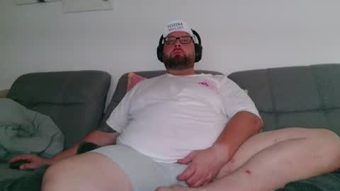 Snapshot of germandick0487 chatting on July 19, 2026, 10:52 am Phil online show from July 19, 2026, 10:52 am